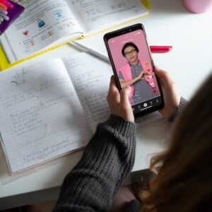 Entre o TikTok e o silêncio: a arte de ensinar com atenção